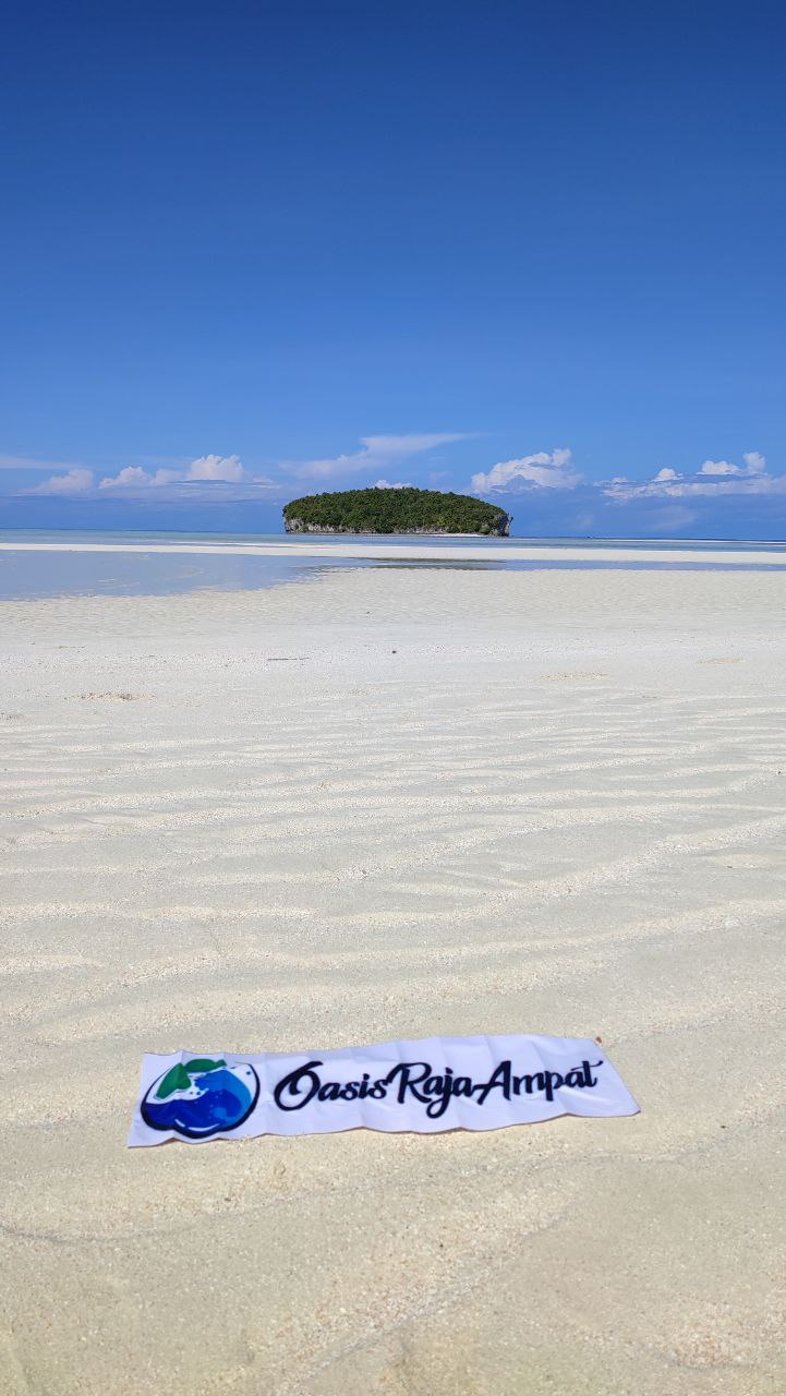 Telp/Wa 0811436545 One Day Trip Raja Ampat TERBAIK