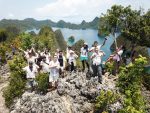 paket tour 5 hari 4 malam Raja Ampat private trip eksklusif di Raja Ampat 5 hari 4 malam. Nikmati keindahan alam tanpa gangguan.