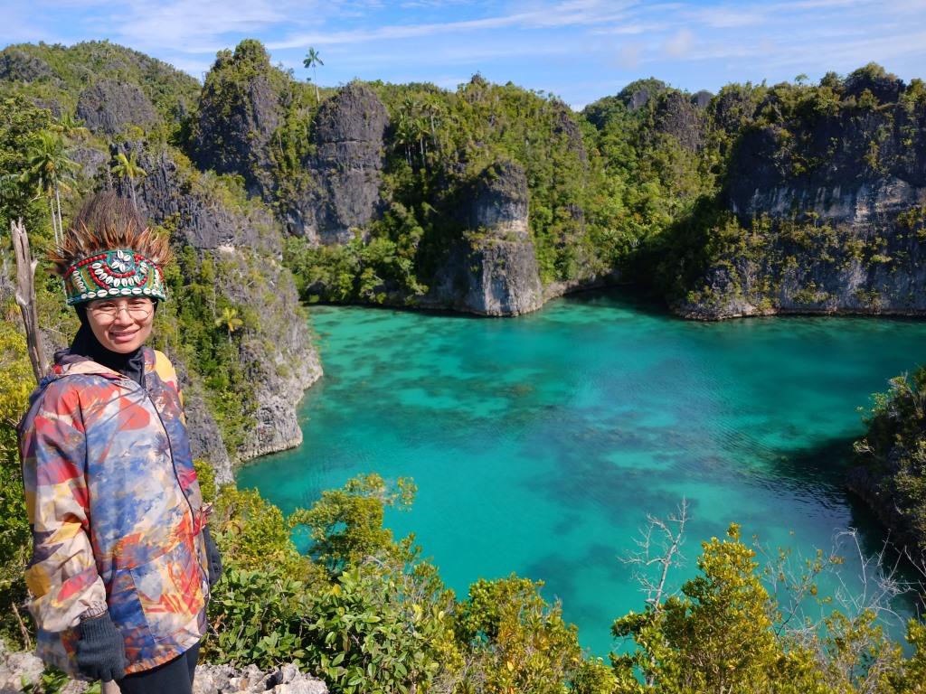 Paket tour 6 hari 5 malam Raja Ampat