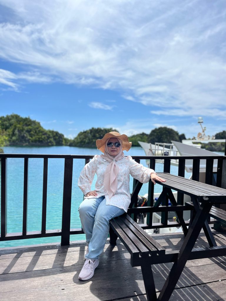 Paket Tour Wisata Raja Ampat by Oasis 1 Hari Trip One Day 2 3 4 5 Piaynemo Wayag Misool