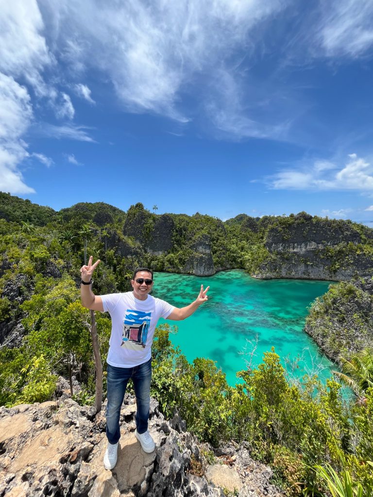 Paket Wisata Raja Ampat by Oasis 1 Hari One Day 2 3 4 5 Piaynemo Kalibiru Telaga Bintang Wayag Misool