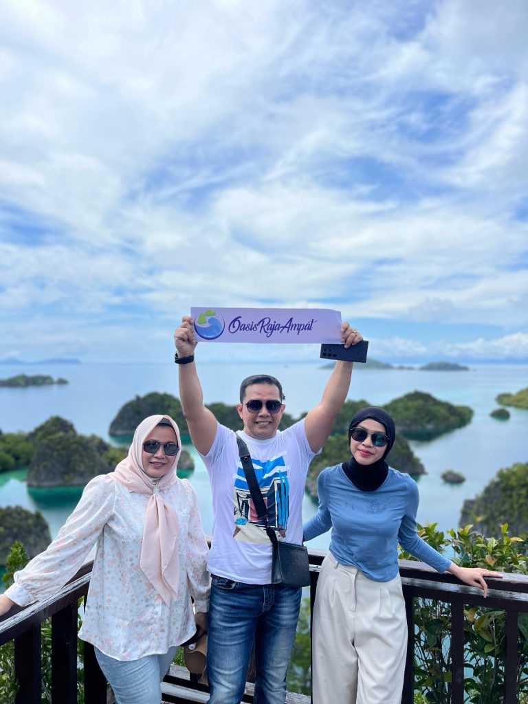 Paket Tour 6 Hari 5 Malam Wisata Raja Ampat