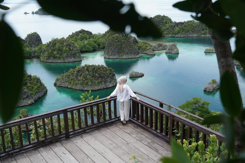 Percayakan liburan Anda! Paket tour Raja Ampat 6 hari tepercaya. Jelajahi Yenbuba dan Arborek start Sorong. Klik di sini!