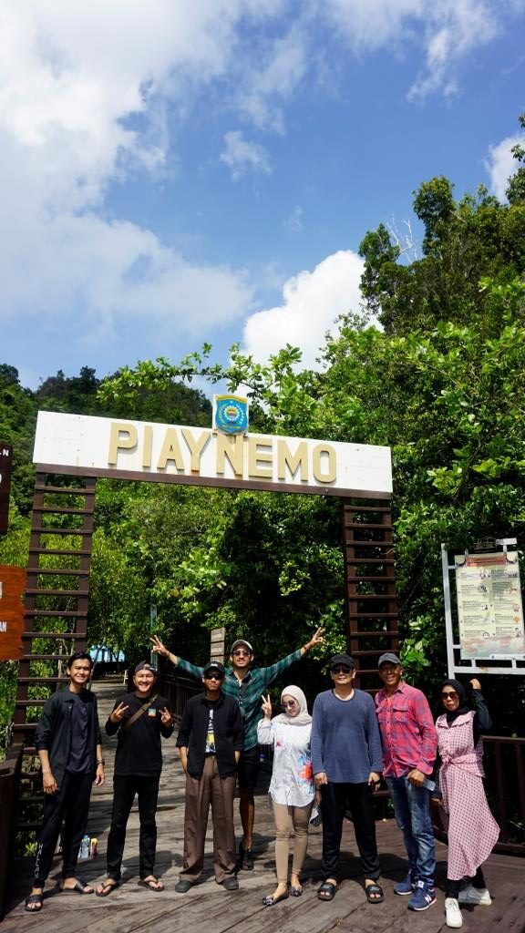 Paket Wisata Raja Ampat Piaynemo Telaga Bintang Trip 1 Hari Start Sorong dan Waisai Terpercaya (3)