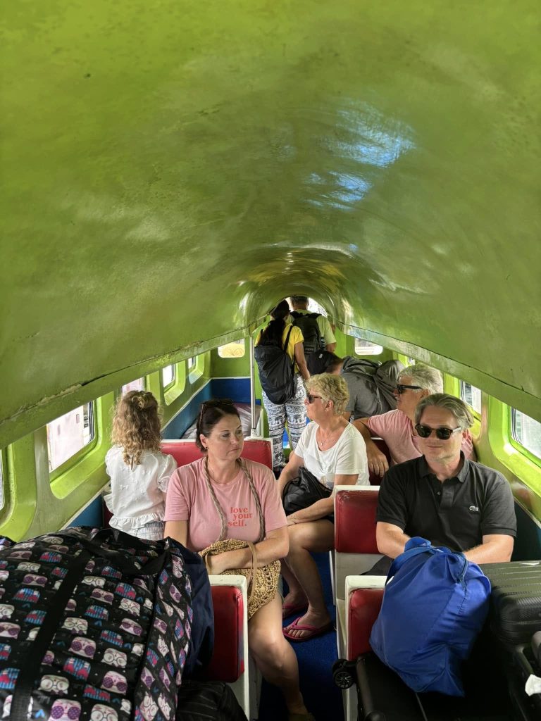 Sewa Kapal Speed Boat Raja Ampat Kambala oke interior