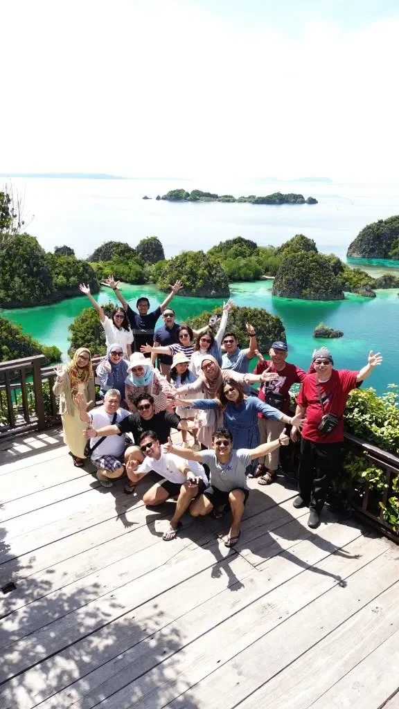 Paket tour 3 hari liburan Raja Ampat terpopuler dari Jakarta. Liburan mengesankan dengan harga terjangkau. Dapatkan penawaran menarik.