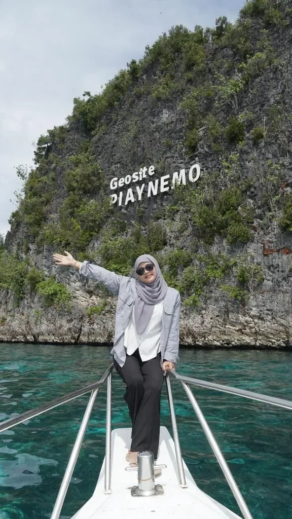 Paket tour 1 hari trip Raja Ampat berkualitas. Nikmati liburan singkat ke Raja Ampat. Pilihan top untuk petualangan yang memuaskan.