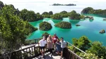 Ciptakan momen mengesankan! Paket tour Raja Ampat sehari. Kunjungi Piaynemo dan Telaga Bintang. Liburan indah. Pesan sekarang!