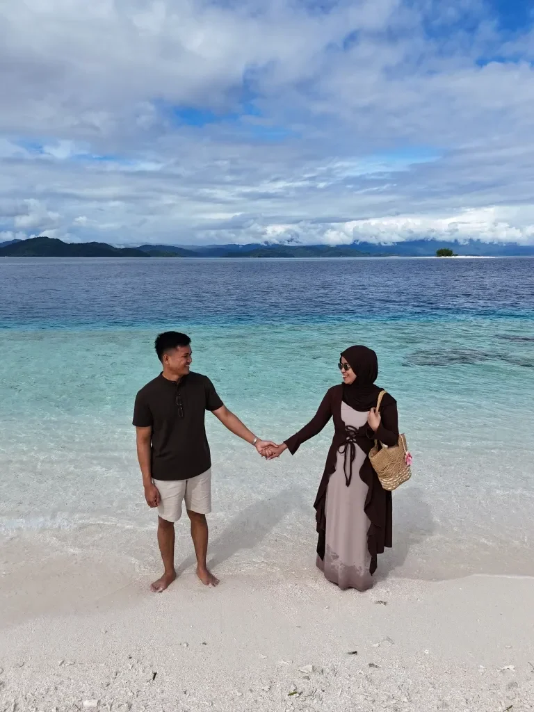 Paket tour 6 hari liburan Raja Ampat terpopuler