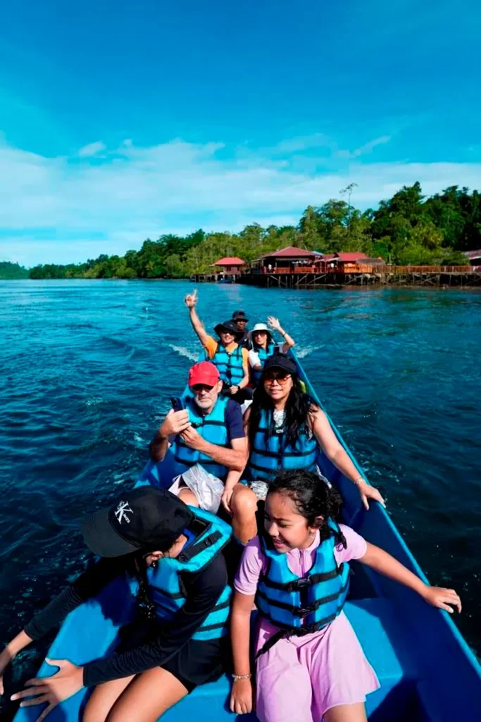 Paket Tour Wisata Raja Ampat Papua Piaynemo Wayag Misool 1 Hari One Day Trip Sehari 2 3 4 5 6 7 Malam start sorong jakarta surabaya bali terbaru by inayah (74)