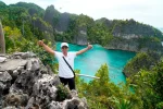 Paket tour 3 hari 2 malam Raja Ampat group. Liburan seru bersama teman. Dapatkan harga spesial untuk grup.