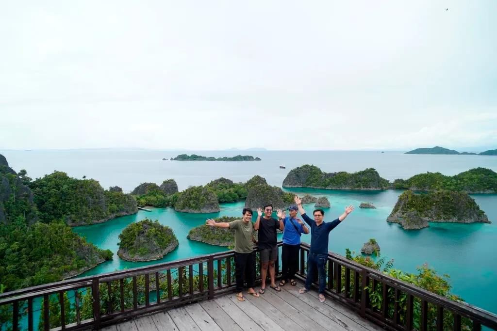 Paket Tour 4 Hari 3 Malam Raja Ampat Berkualitas