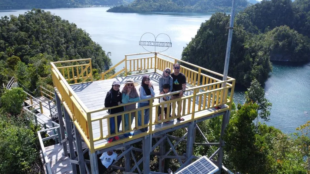 Paket Tour Raja Ampat 2 Hari Gokil