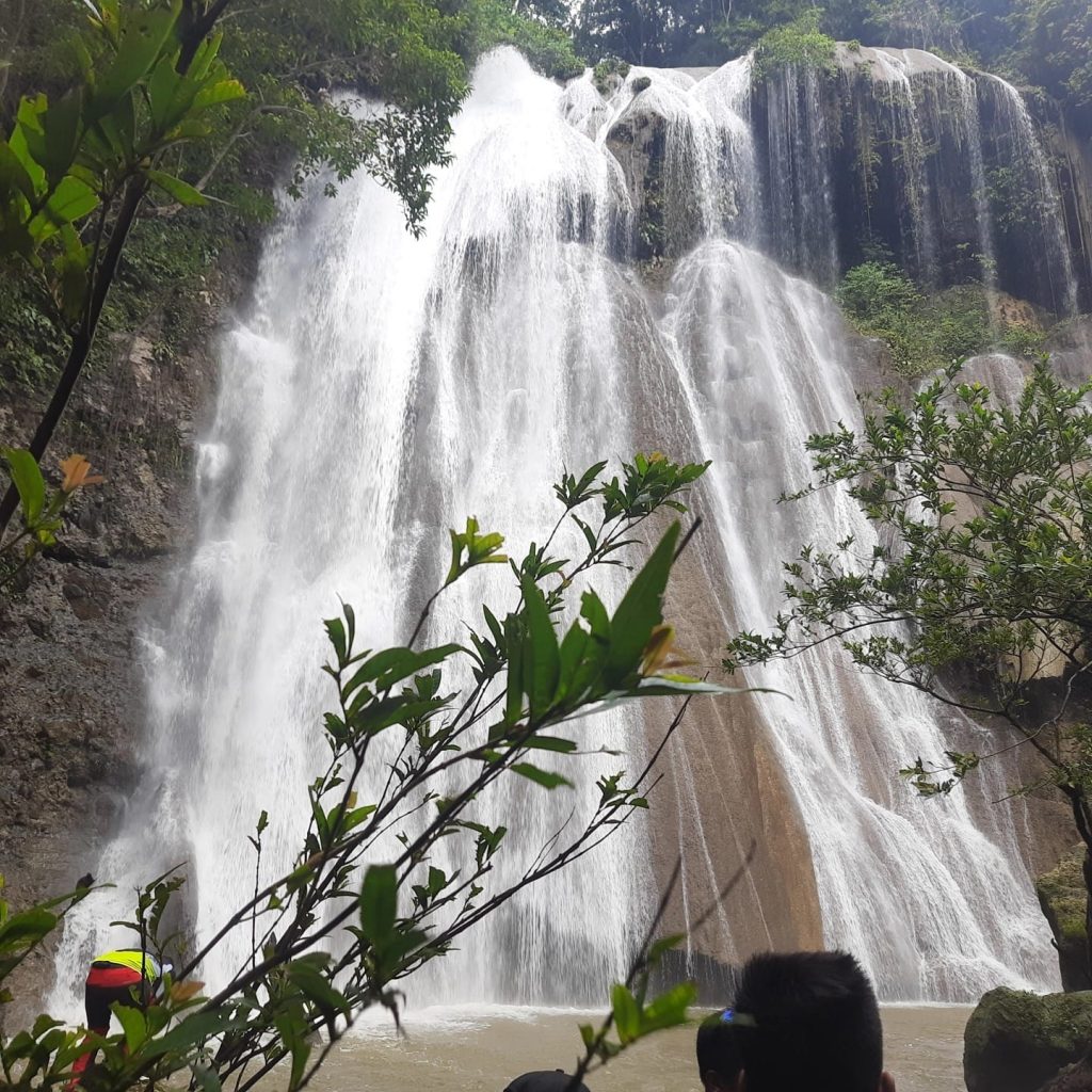 raja ampat batanta waterfall